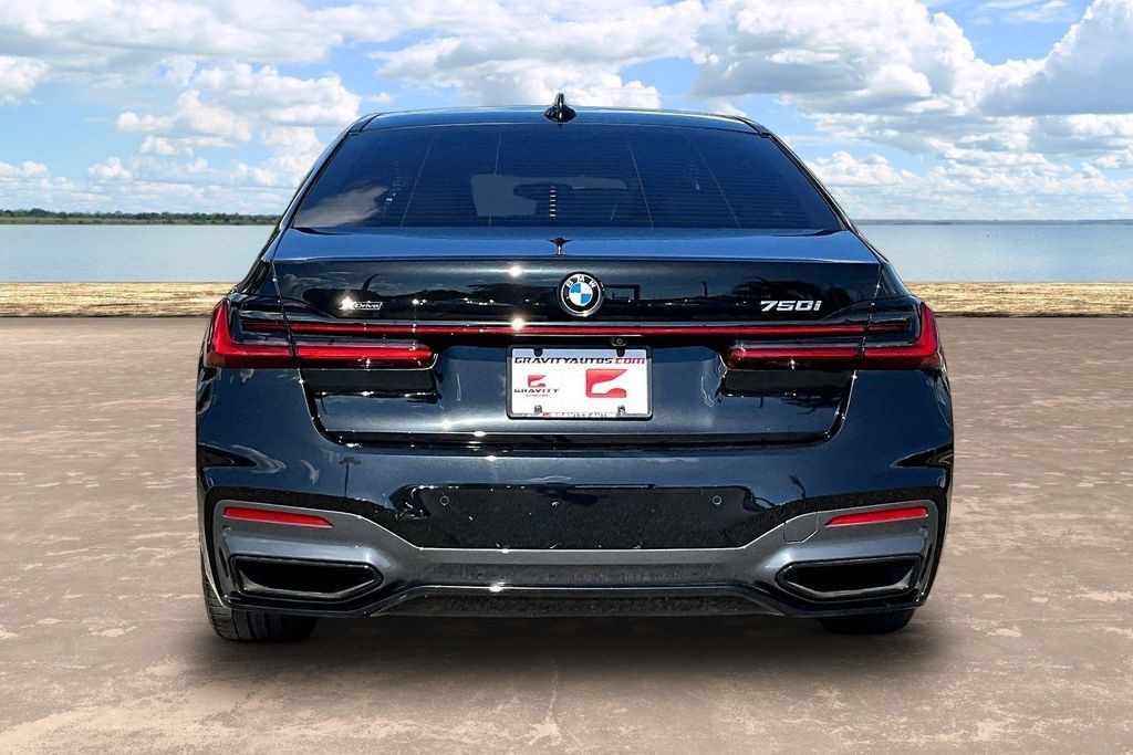 Used 2021 BMW 750i xDrive w/ Executive Package AWD/4WD image 5