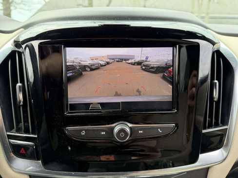 Certified 2023 Chevrolet Traverse LS FWD image 26