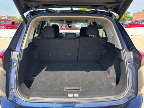 Used 2025 Nissan Rogue SV AWD/4WD image 33
