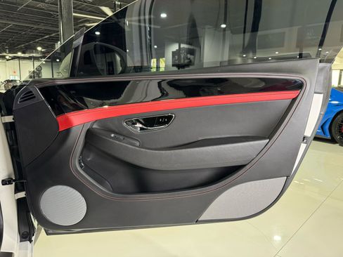 Used 2020 Bentley Continental GT image 31