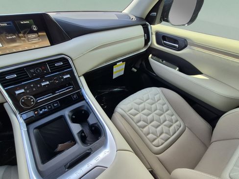New 2026 Nissan Armada Platinum RWD image 15