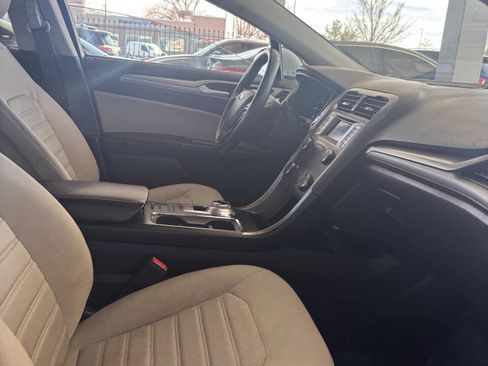 Used 2020 Ford Fusion S FWD image 9