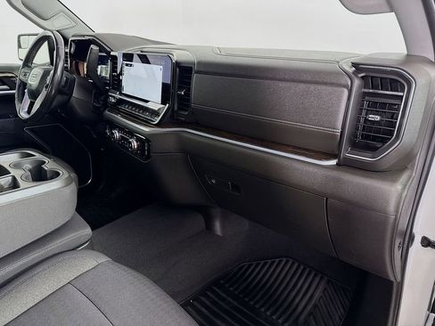 Used 2022 GMC Sierra 1500 SLE image 32