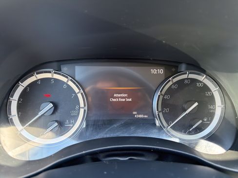 Used 2022 Toyota Highlander XLE AWD/4WD image 17
