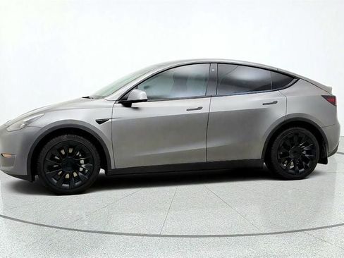 Used 2022 Tesla Model Y Long Range AWD/4WD image 8