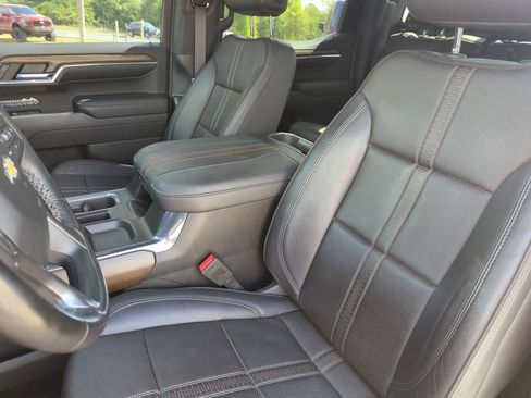Used 2024 Chevrolet Silverado 1500 High Country w/ Max Trailering Package AWD/4WD image 11
