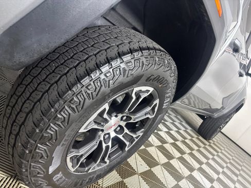 Used 2024 GMC Canyon AT4 AWD/4WD image 32