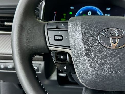 Certified 2025 Toyota Camry SE FWD image 16