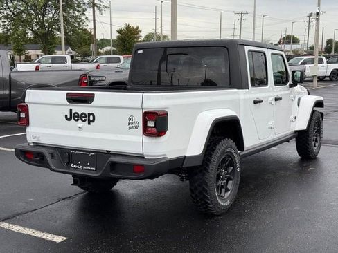 New 2025 Jeep Gladiator Willys image 3