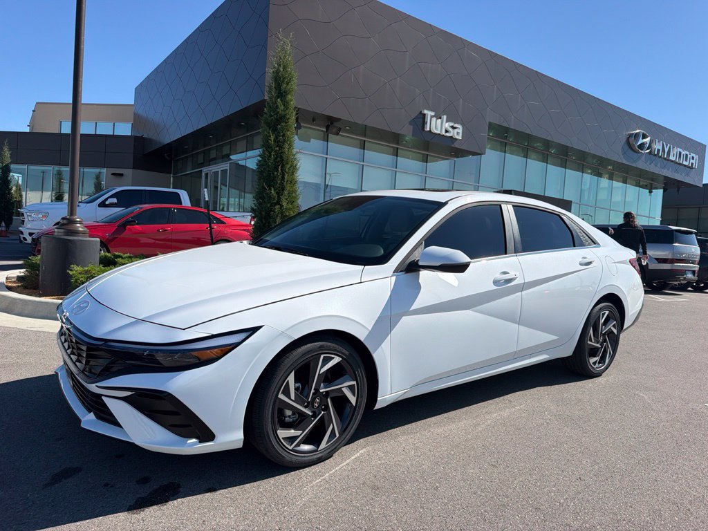 New 2026 Hyundai Elantra Limited FWD image 1