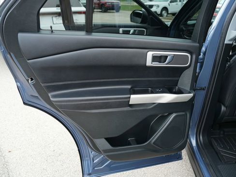 Used 2021 Ford Explorer XLT w/ Equipment Group 202A image 23