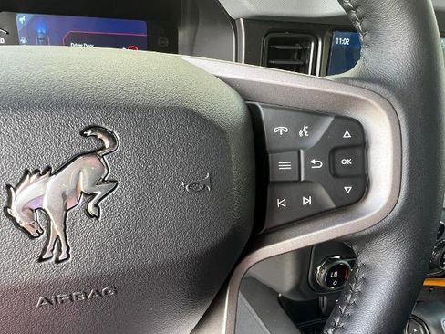 Used 2023 Ford Bronco Badlands w/ Sasquatch Package image 13