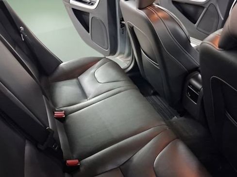 Used 2018 Volvo V60 T5 Dynamic w/ Vision Package FWD image 35