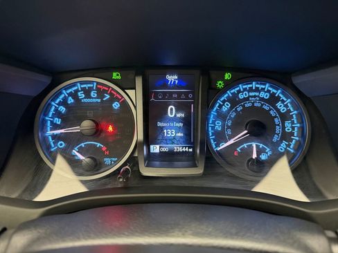 Used 2023 Toyota Tacoma TRD Off-Road w/ Technology Package AWD/4WD image 17