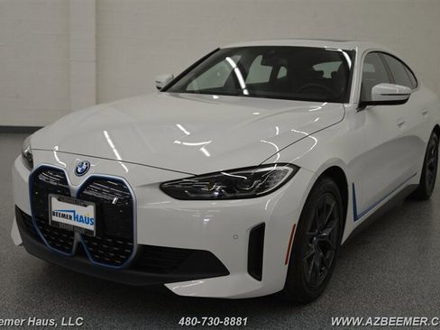 Used 2022 BMW i4 eDrive40 image 2