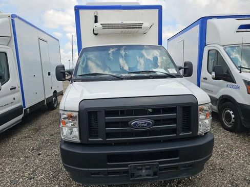 Used 2023 Ford E-350 and Econoline 350 Super Duty w/ Power Windows & Locks Group RWD image 4