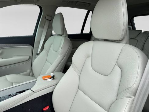Used 2025 Volvo XC90 T8 Plus w/ Protection Package Premier AWD/4WD image 23