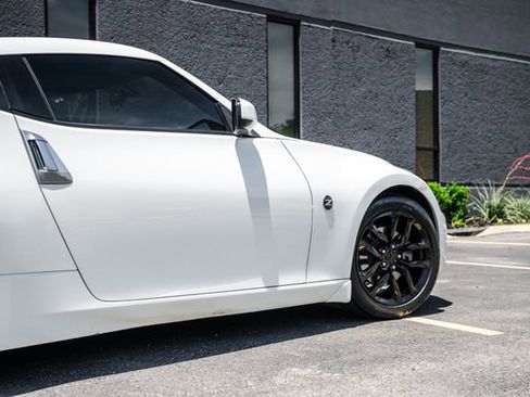 Used 2013 Nissan 370Z Coupe RWD image 26