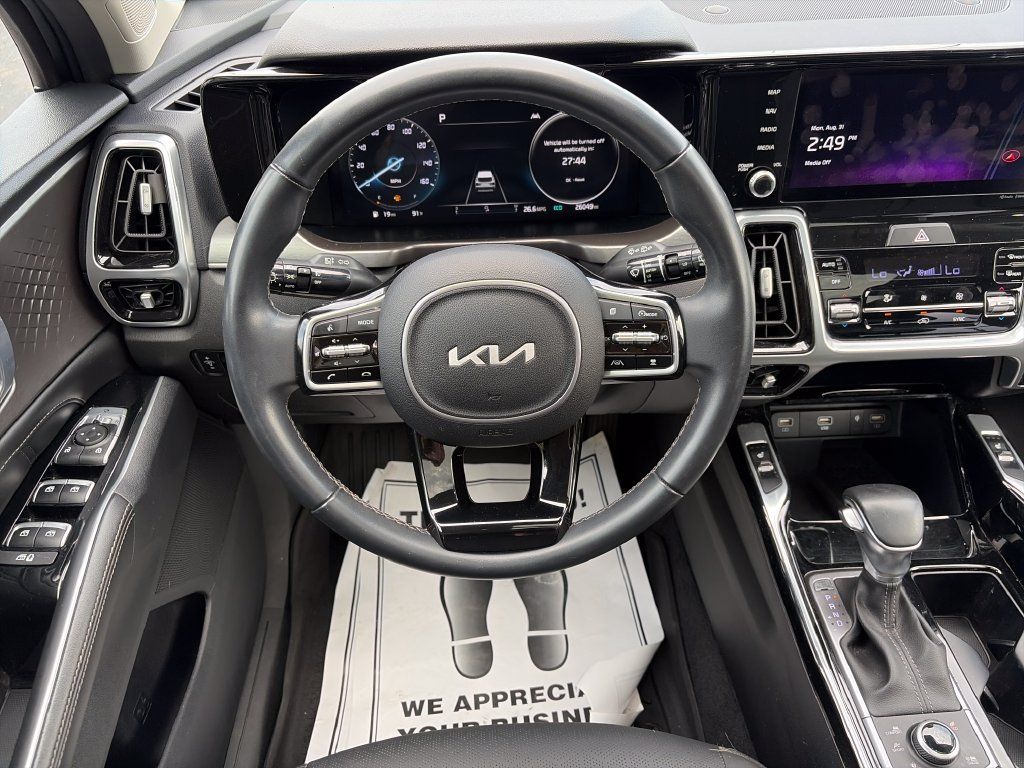 Used 2023 Kia Sorento SX AWD/4WD image 16