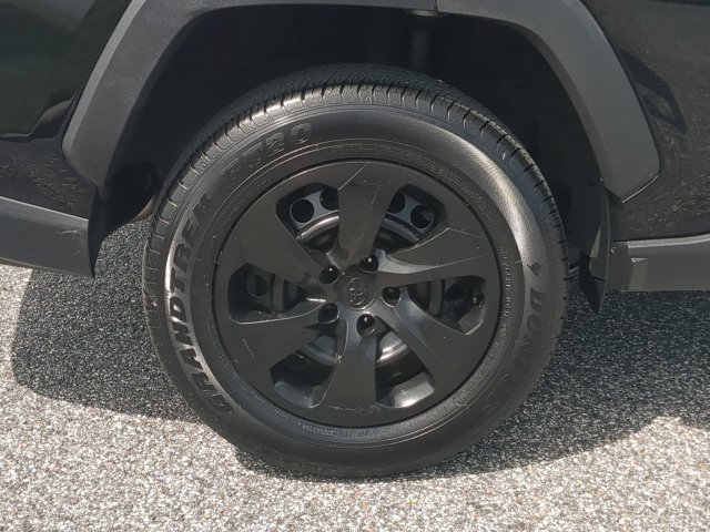 Certified 2024 Toyota RAV4 LE AWD/4WD image 11