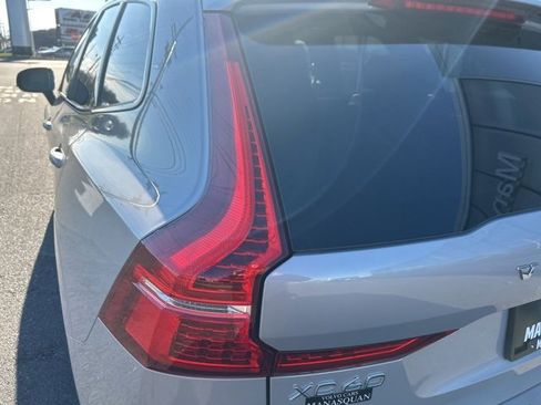 Certified 2025 Volvo XC60 B5 Plus image 10