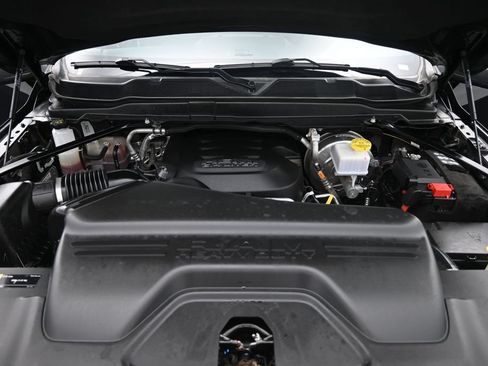 Used 2025 RAM 2500 Big Horn AWD/4WD image 39