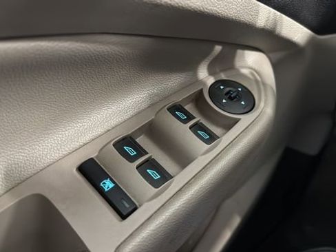 Used 2014 Ford Escape SE image 16