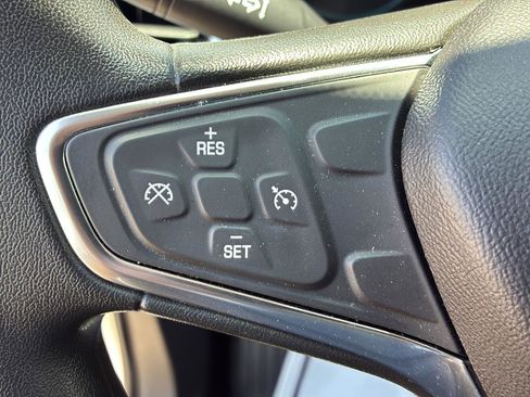 Used 2018 Chevrolet Equinox LS FWD image 36