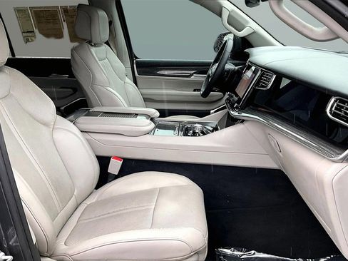 Used 2022 Jeep Wagoneer Series III image 23