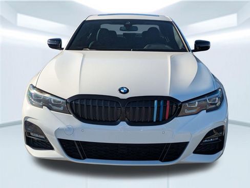 Used 2022 BMW 330i Sedan w/ M Sport Package RWD image 4