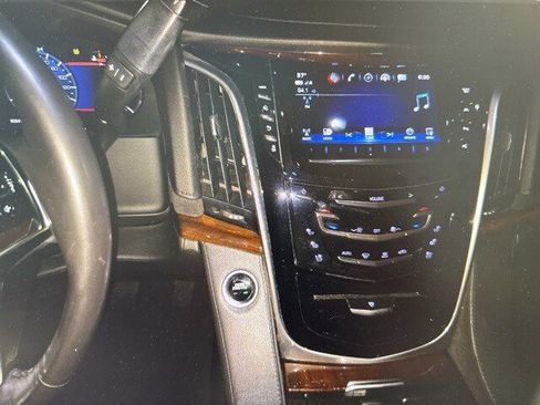 Used 2019 Cadillac Escalade Luxury w/ LPO, Radiant Package image 10
