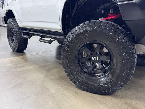 Used 2021 Toyota 4Runner TRD Off-Road Premium w/ Moonroof Package AWD/4WD image 25