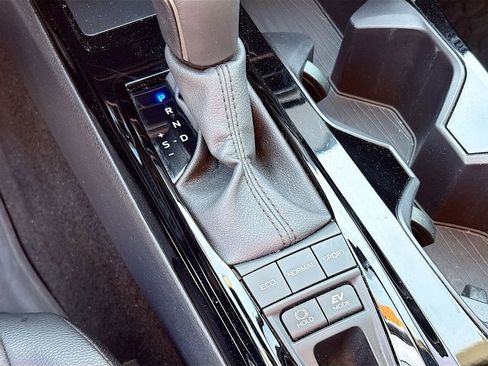 Used 2025 Toyota Camry XSE FWD image 22