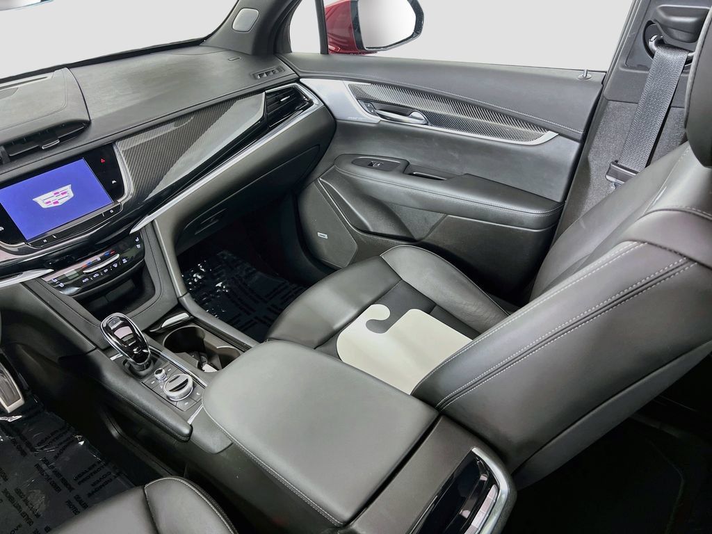 Used 2024 Cadillac XT6 Sport w/ LPO, Onyx Lite Package AWD/4WD image 24