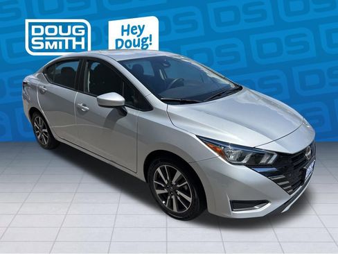 Used 2024 Nissan Versa SV FWD image 7