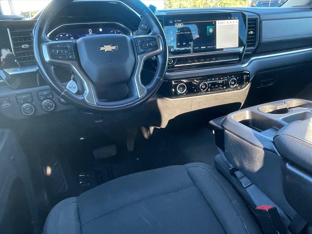 Used 2022 Chevrolet Silverado 1500 LT AWD/4WD image 9