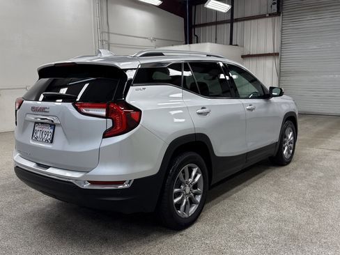 Used 2022 GMC Terrain SLT w/ Infotainment Package II image 19