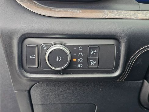 Used 2020 Ford Explorer Platinum w/ Premium Technology Package image 14