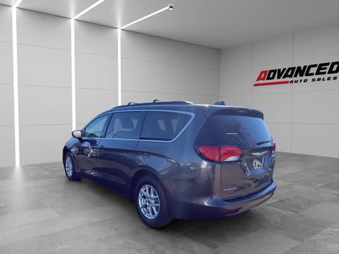 Used 2020 Chrysler Voyager Lxi image 4