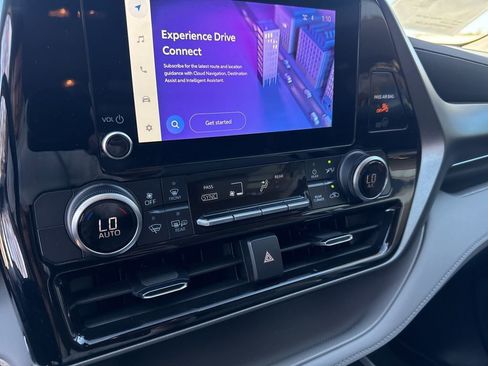 Used 2024 Toyota Highlander LE image 26