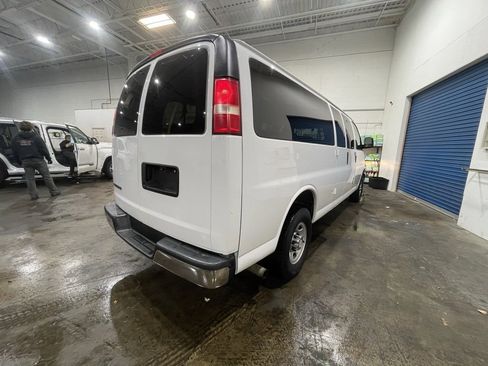 Used 2017 Chevrolet Express 3500 LT w/ LT Preferred Equipment Group image 39