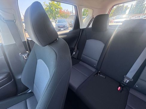 Used 2025 Kia Soul LX w/ LX Technology Package FWD image 37