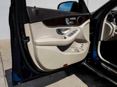 Used 2016 Mercedes-Benz C 300 4MATIC Sedan image 41