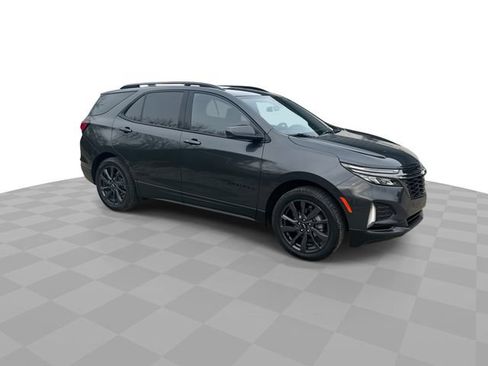 Used 2023 Chevrolet Equinox RS AWD/4WD image 3