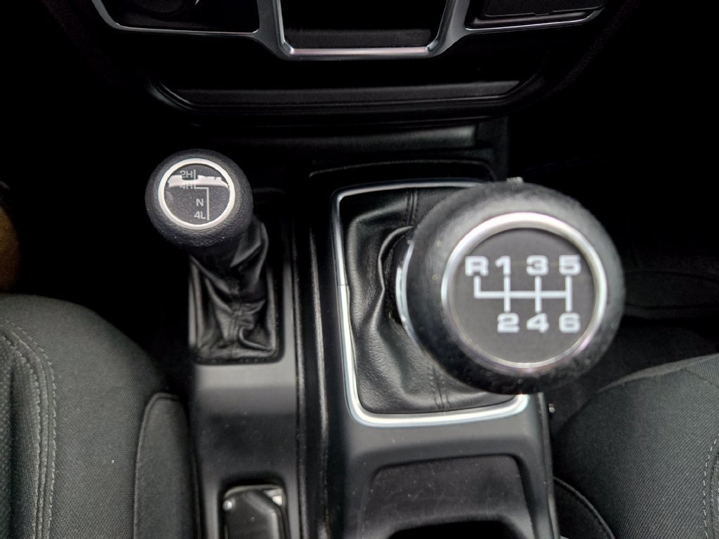 Used 2021 Jeep Wrangler Sport AWD/4WD image 39