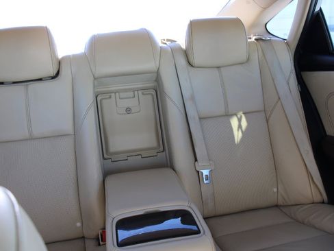 Used 2013 Toyota Avalon Limited image 22
