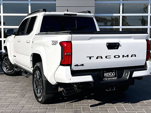 Used 2025 Toyota Tacoma TRD Sport w/ TRD Sport Upgrade Package AWD/4WD image 12
