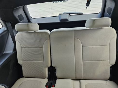 Used 2023 Chevrolet Traverse LS FWD image 26