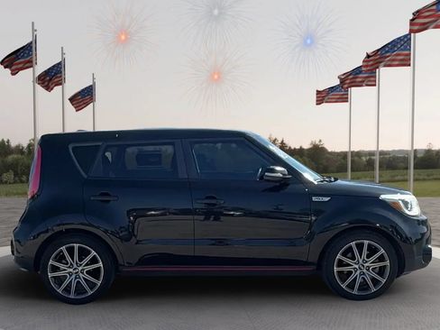Used 2018 Kia Soul ! w/ Tech Package FWD image 9