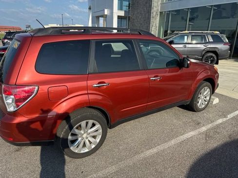 Used 2011 Subaru Forester 2.5X Premium w/ All-Weather Pkg AWD/4WD image 3